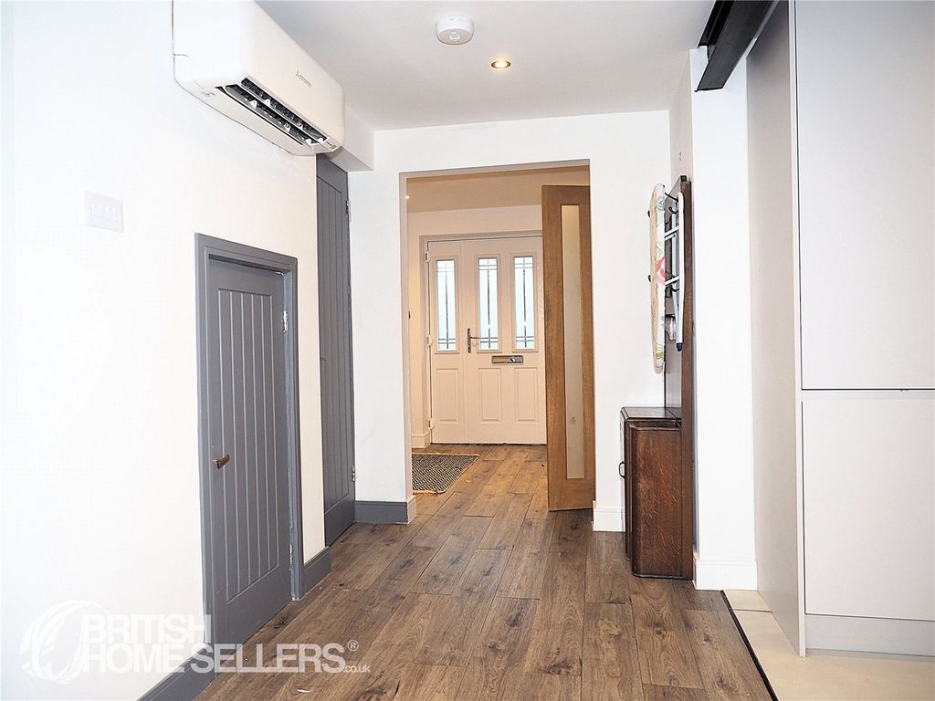 Property photo 3 of 43 Picture No. 13