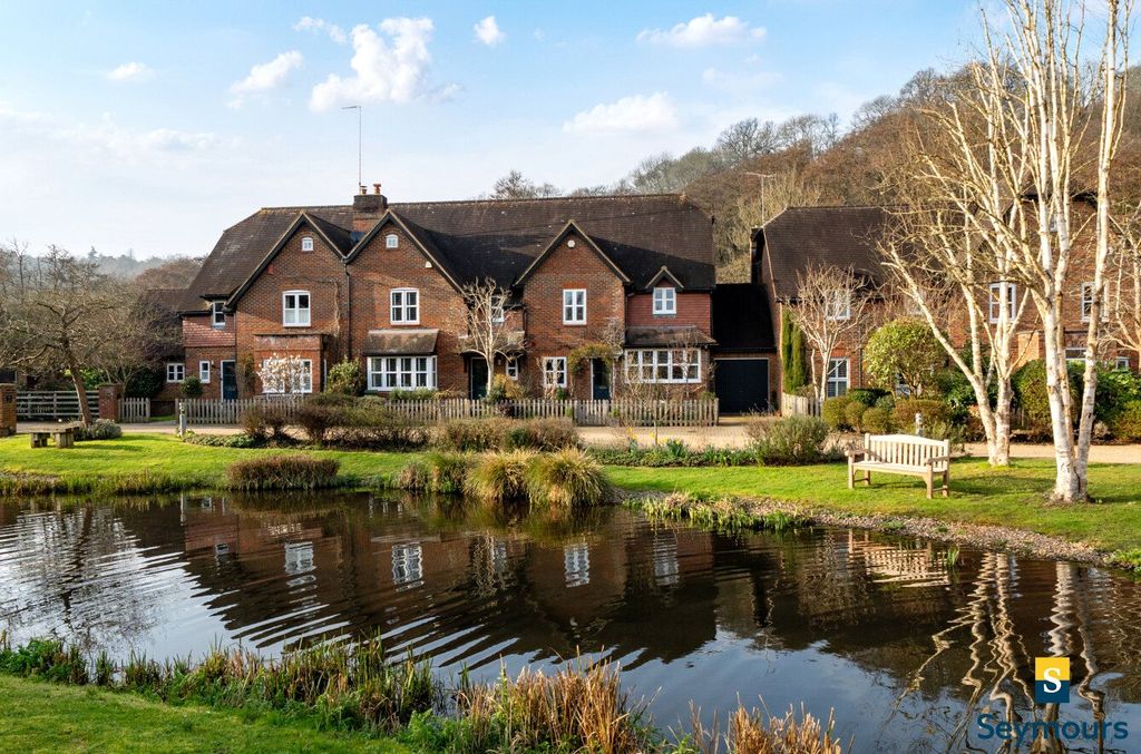 Property photo 1 of 17 Front Aspect