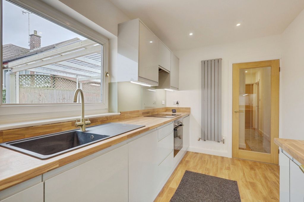 Property photo 2 of 22