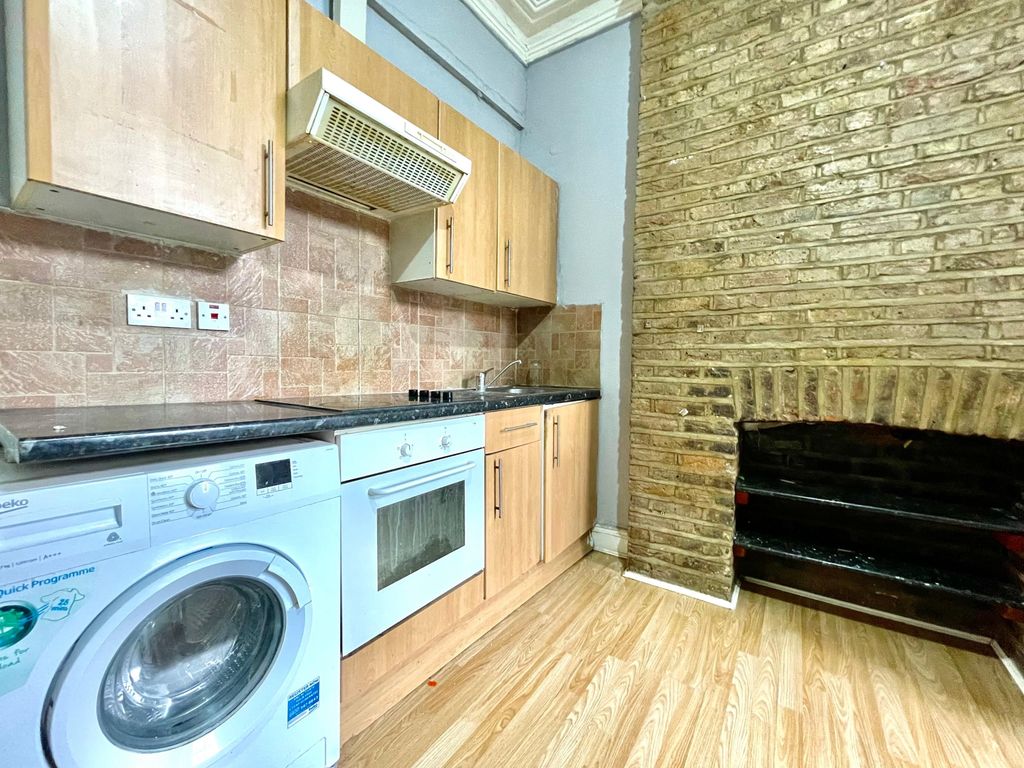 Property photo 3 of 6 Photo 2