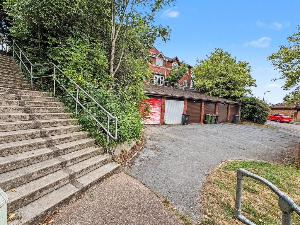 Property photo 3 of 11