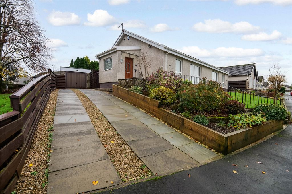 Property photo 1 of 21 Front