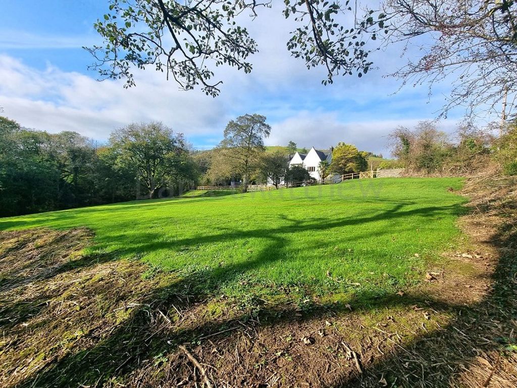 Property photo 2 of 34