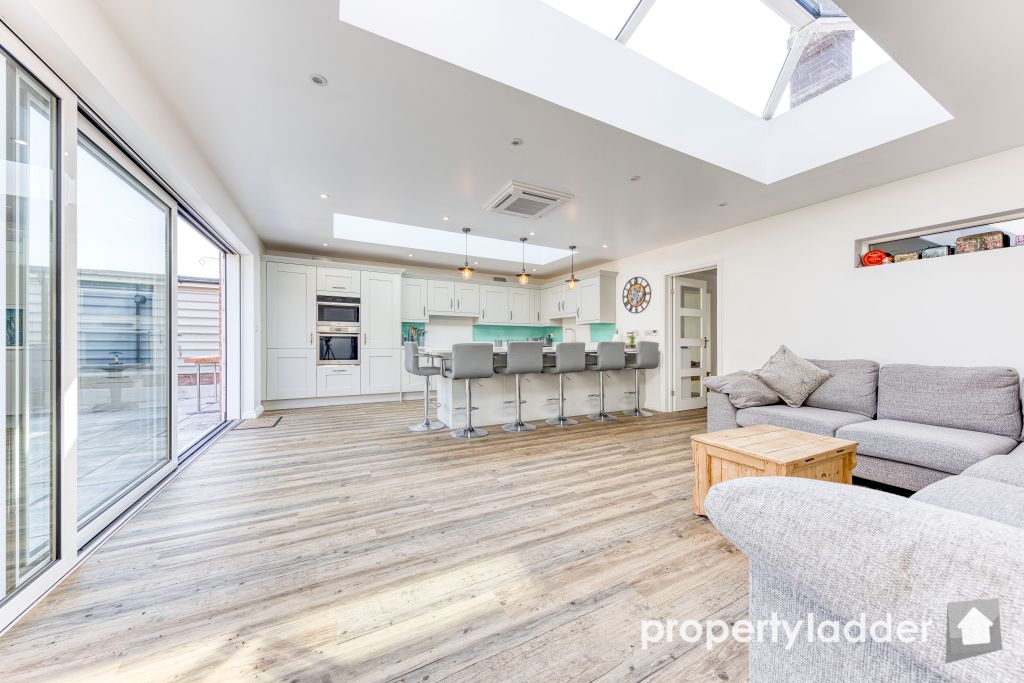 Property photo 1 of 30 Pl