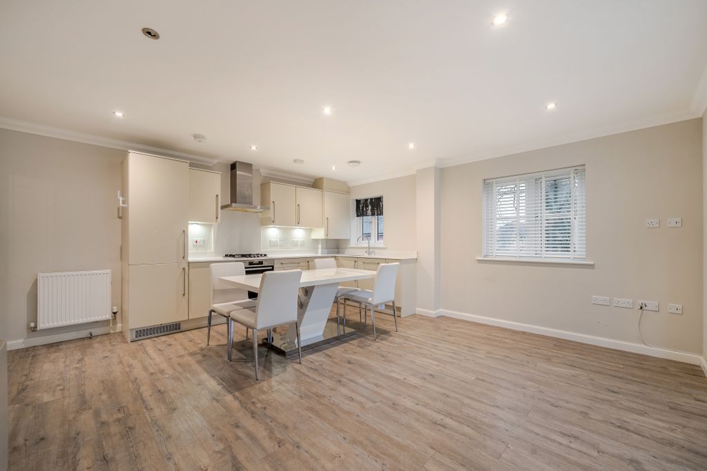 Property photo 3 of 8 3