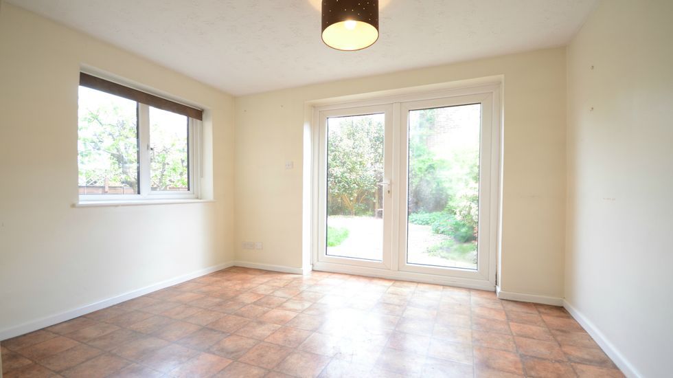 Property photo 3 of 8 3.Jpg
