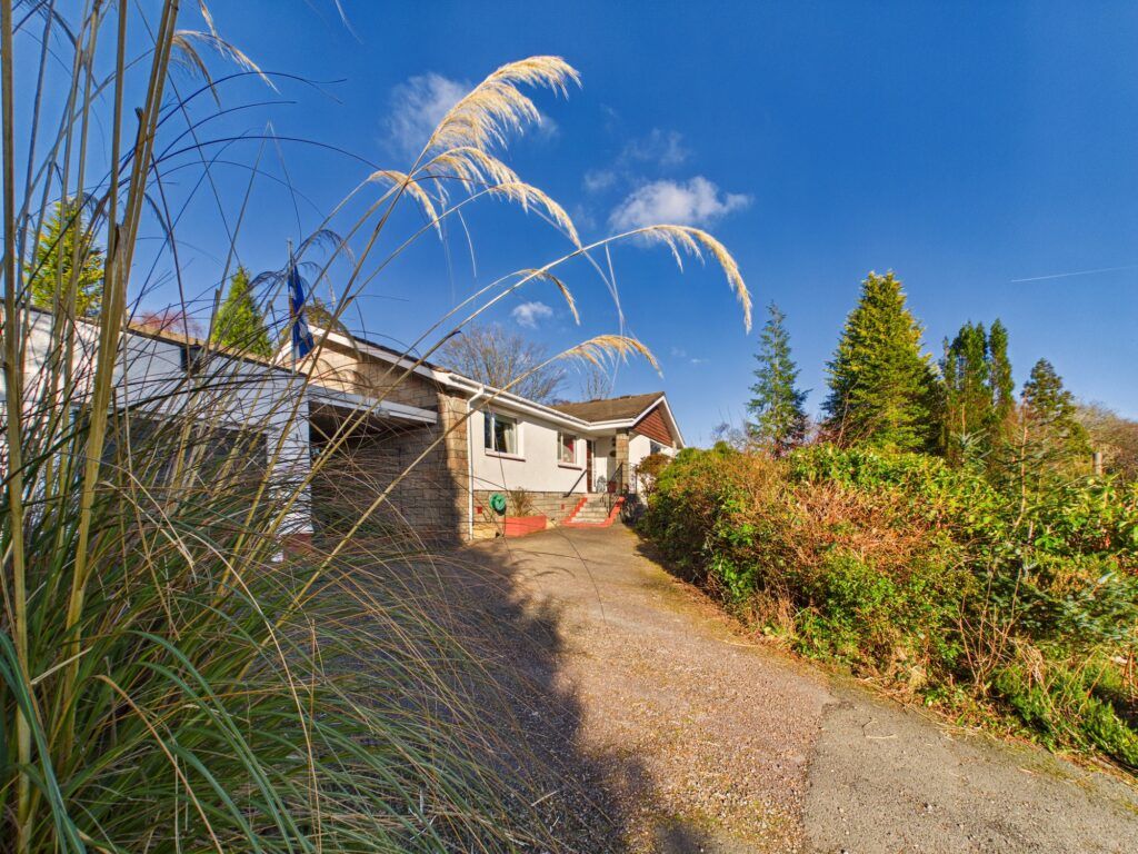 Property photo 2 of 32