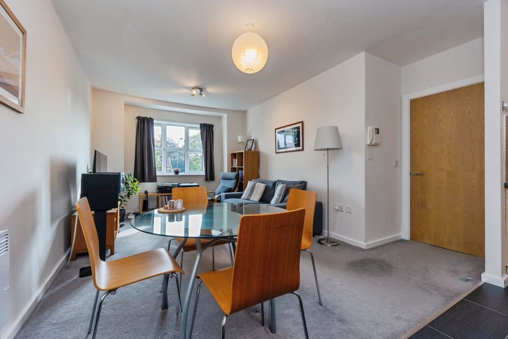 Property photo 3 of 17 Pbox-Img.Jpg