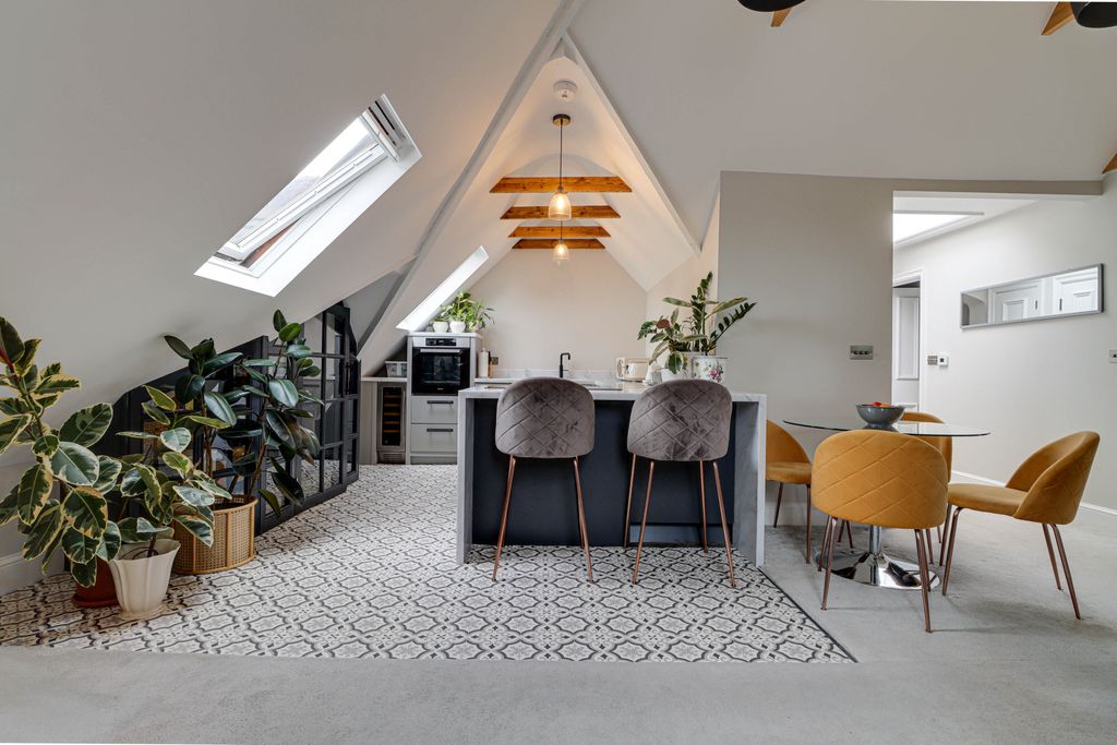 Additional image 17 of 2 bed flat for saleKirkwick Avenue, Harpenden, Hertfordshire AL5