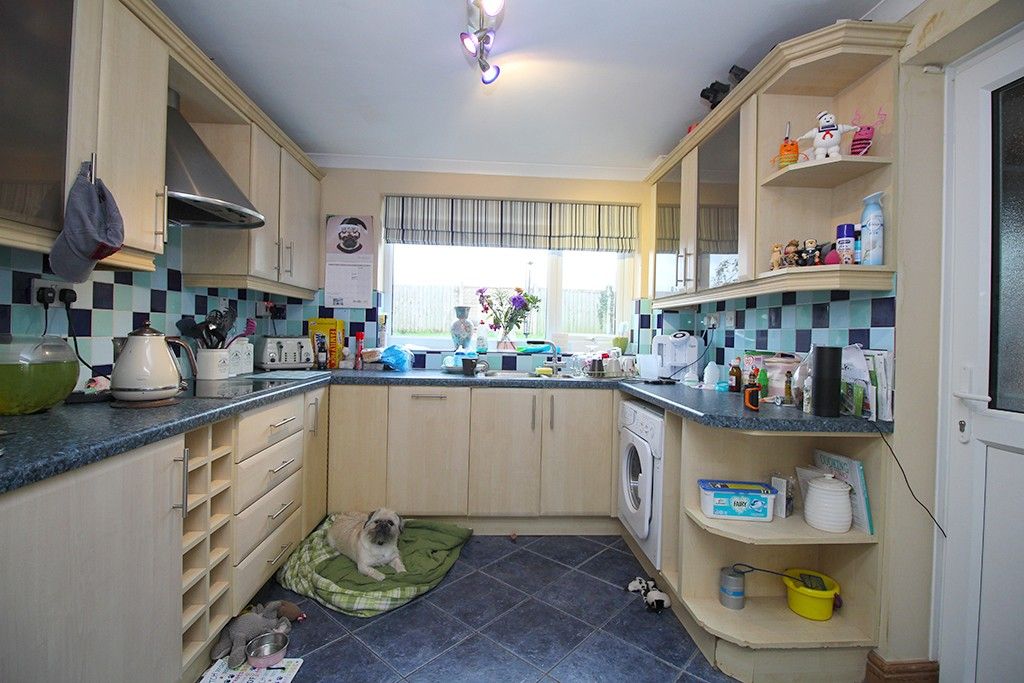 Property photo 3 of 15 Kitchen