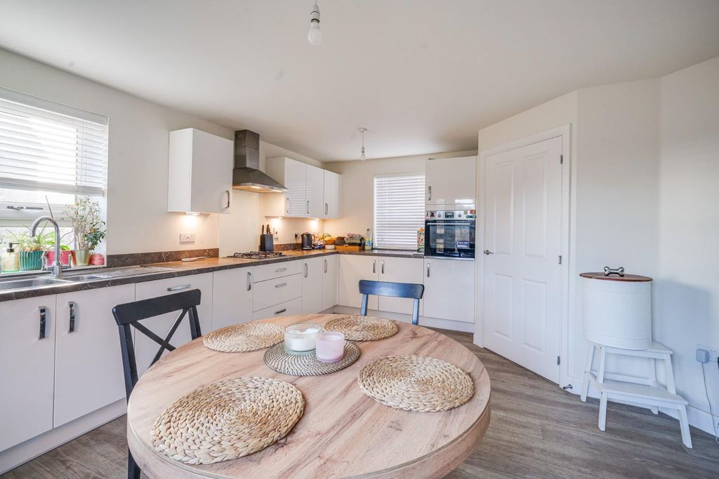 Property photo 3 of 29