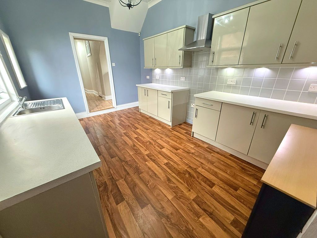 Property photo 2 of 12 Kitchen