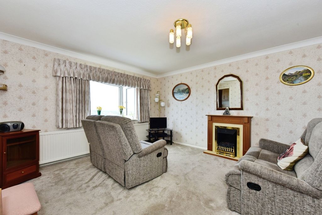 Property photo 2 of 16 Pbox-Img.Jpg
