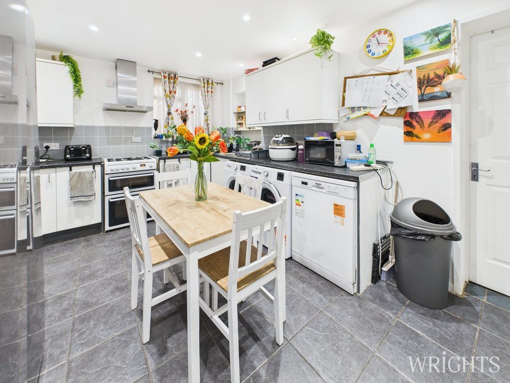 Property photo 3 of 13 Kitchen