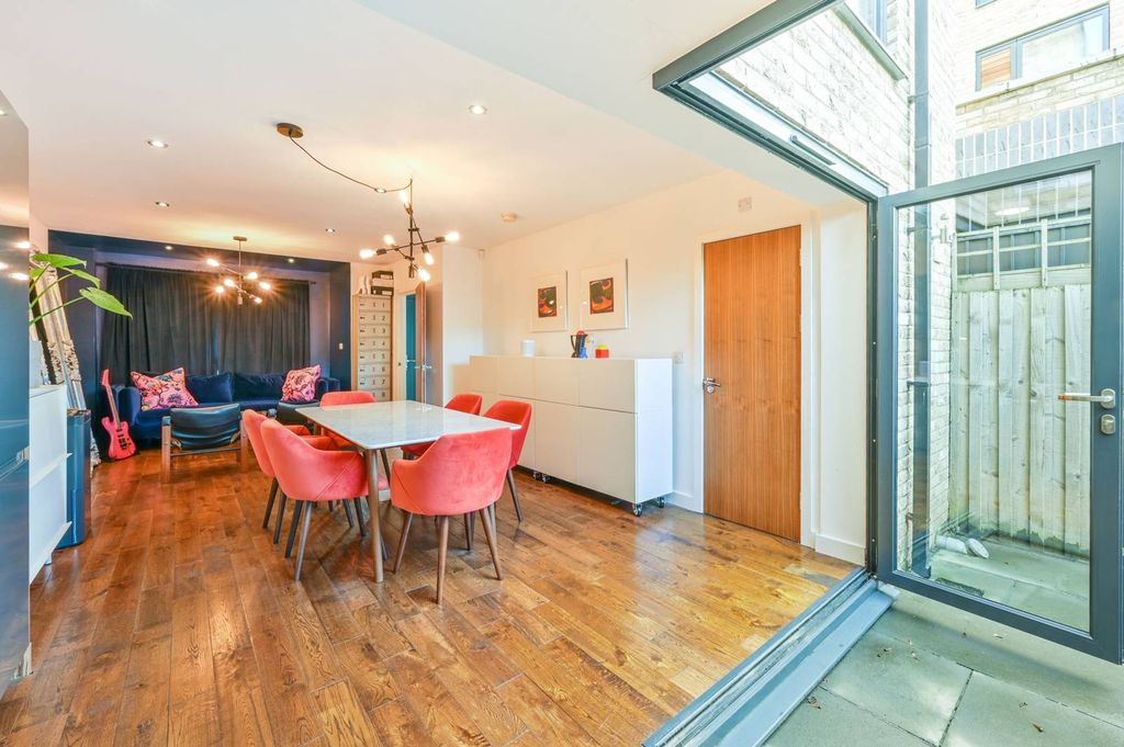 Property photo 1 of 27