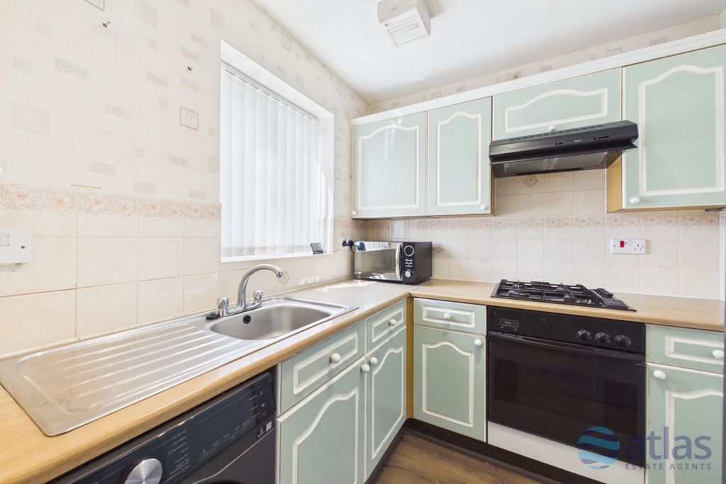 Property photo 3 of 16 Kitchen