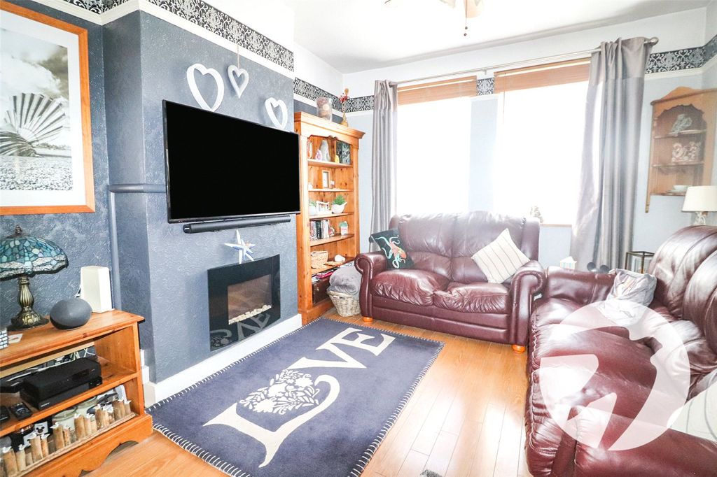 Property photo 2 of 17 Picture No. 22