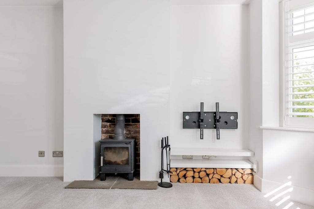 Property photo 3 of 23