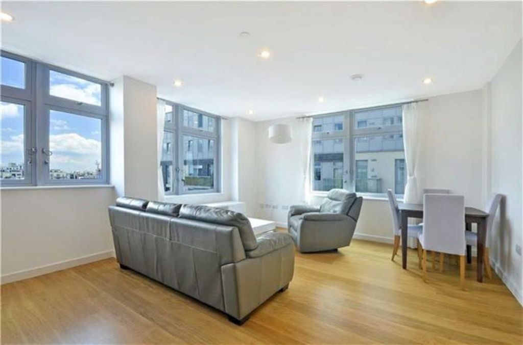 Property photo 2 of 6