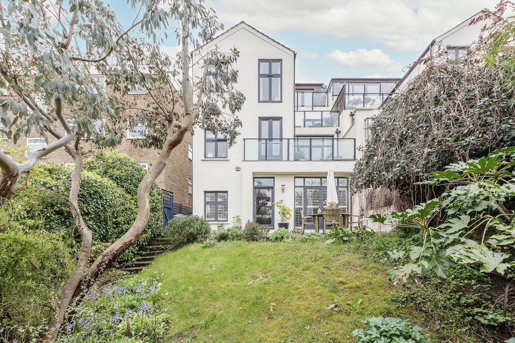 Property photo 2 of 16