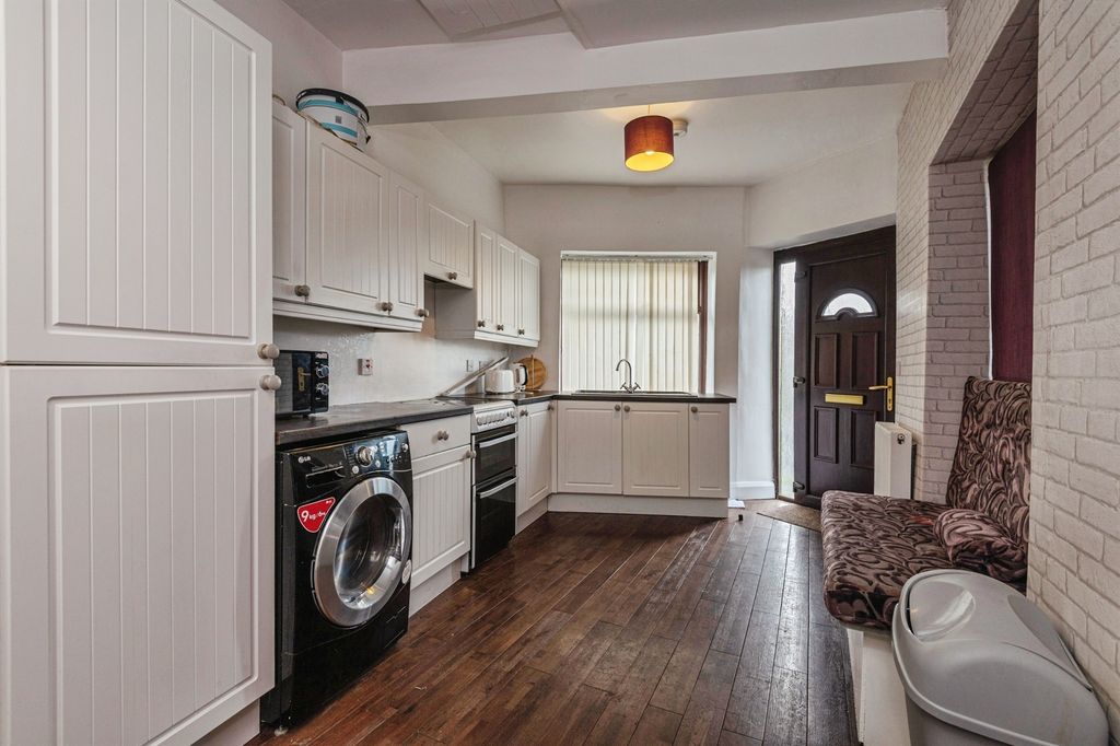 Property photo 2 of 9