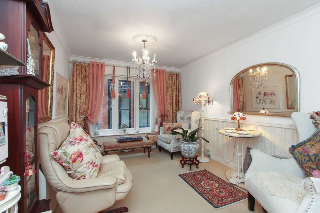 Property photo 3 of 8 Photo 2