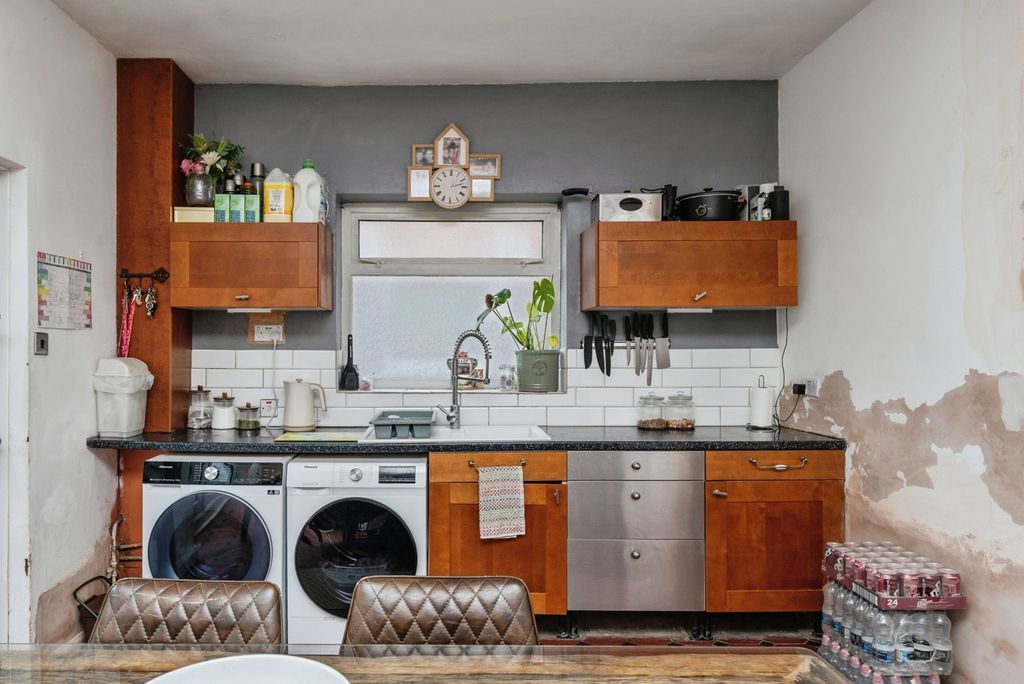 Property photo 2 of 18 Pbox-Img.Jpg