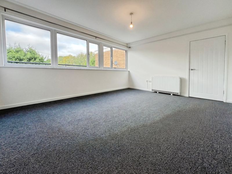 Property photo 2 of 9 Photo 8