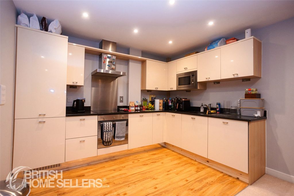 Property photo 3 of 15 Picture No. 13