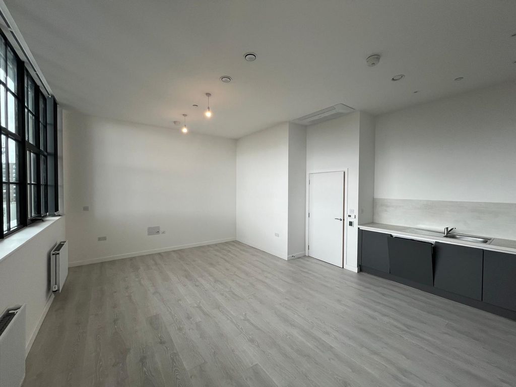 Property photo 2 of 6 Living/Dining Room
