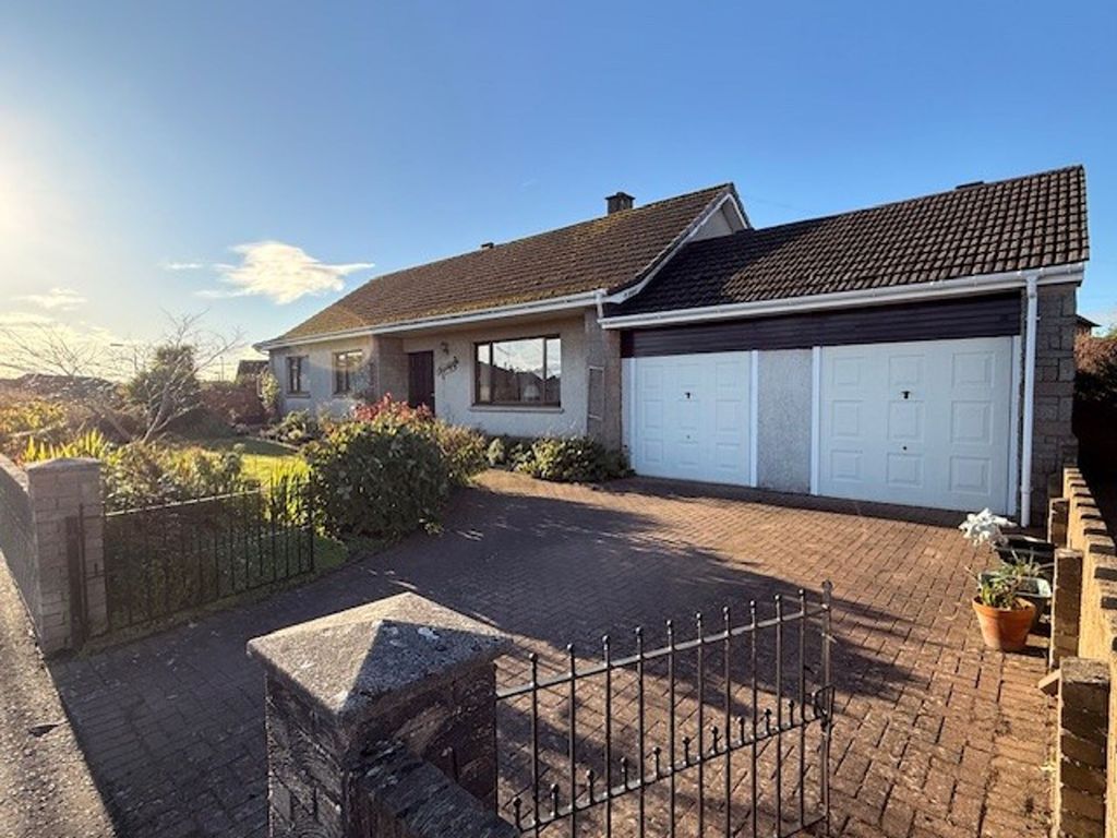 Property photo 2 of 28