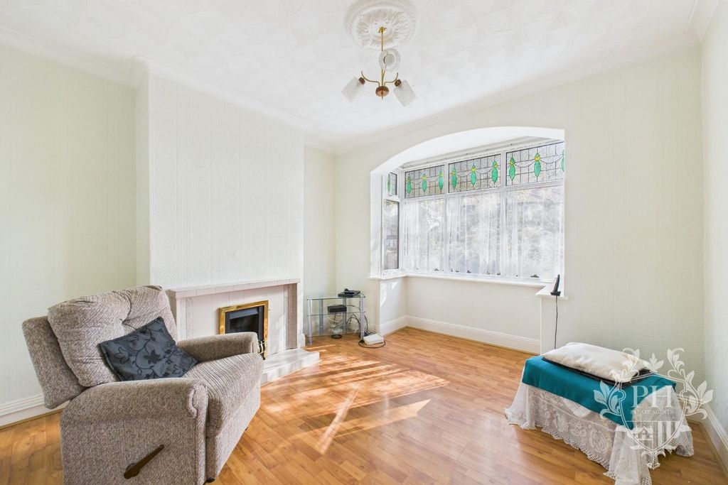 Property photo 2 of 9 Cam02002G0-Pr0198-Still005.Jpg