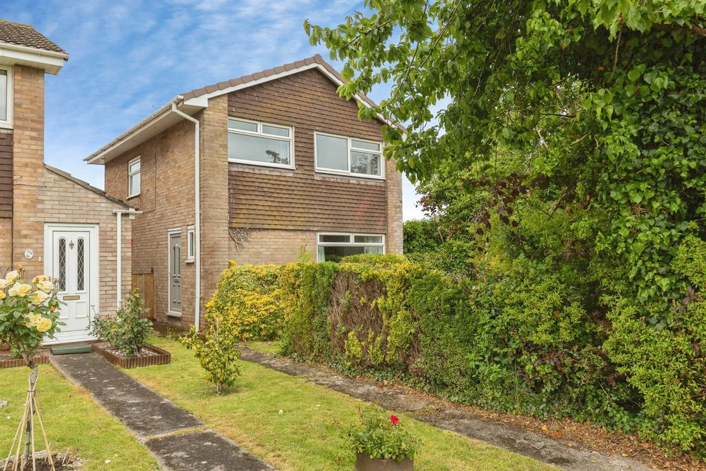 Property photo 1 of 18