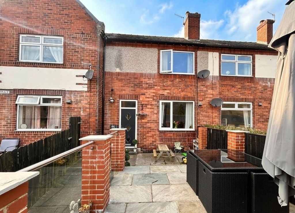 Property photo 1 of 20 Front Patio.Png