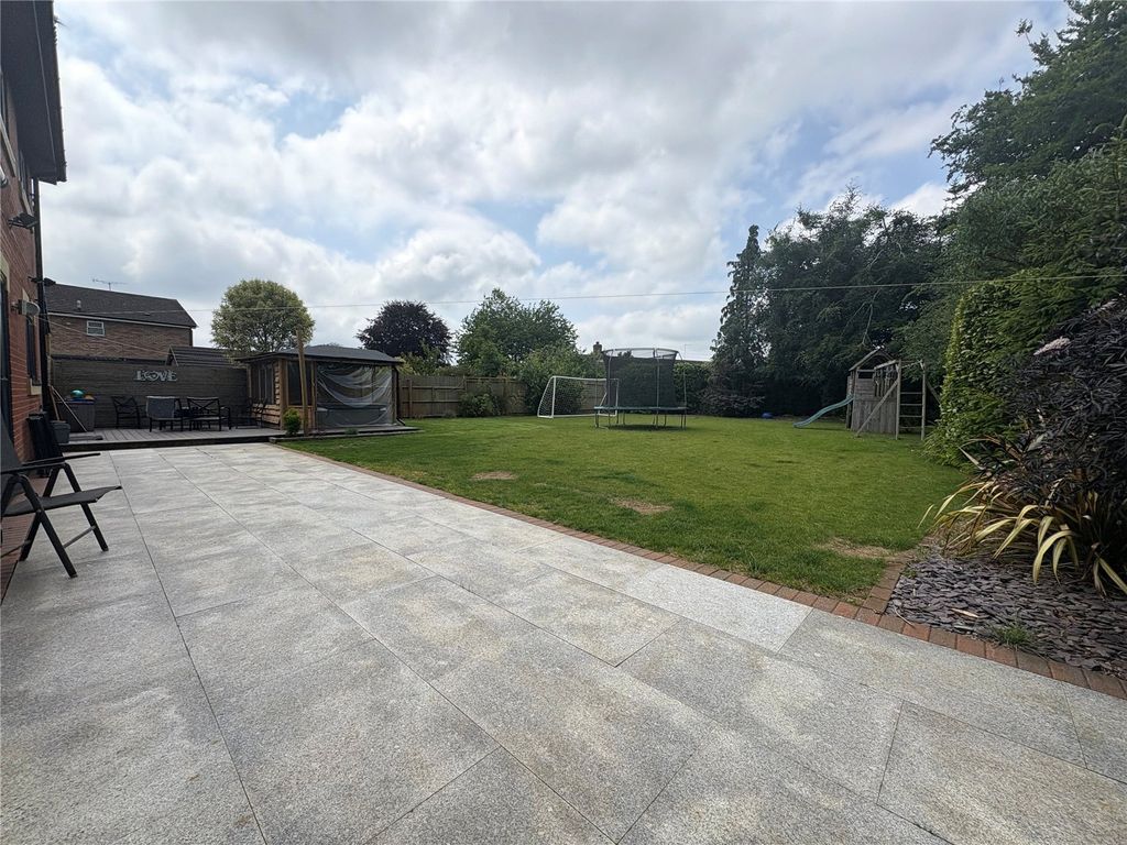 Property photo 2 of 37 Picture No. 73