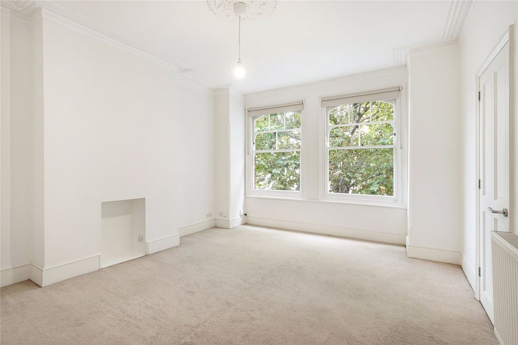 Property photo 3 of 15 Picture No. 12