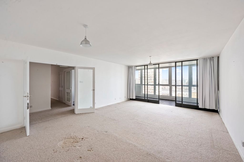 Property photo 3 of 14 Picture No. 10