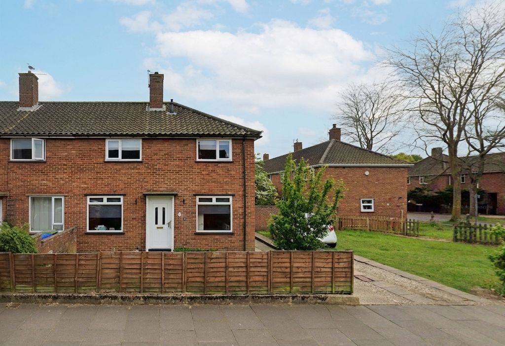 Property photo 2 of 11