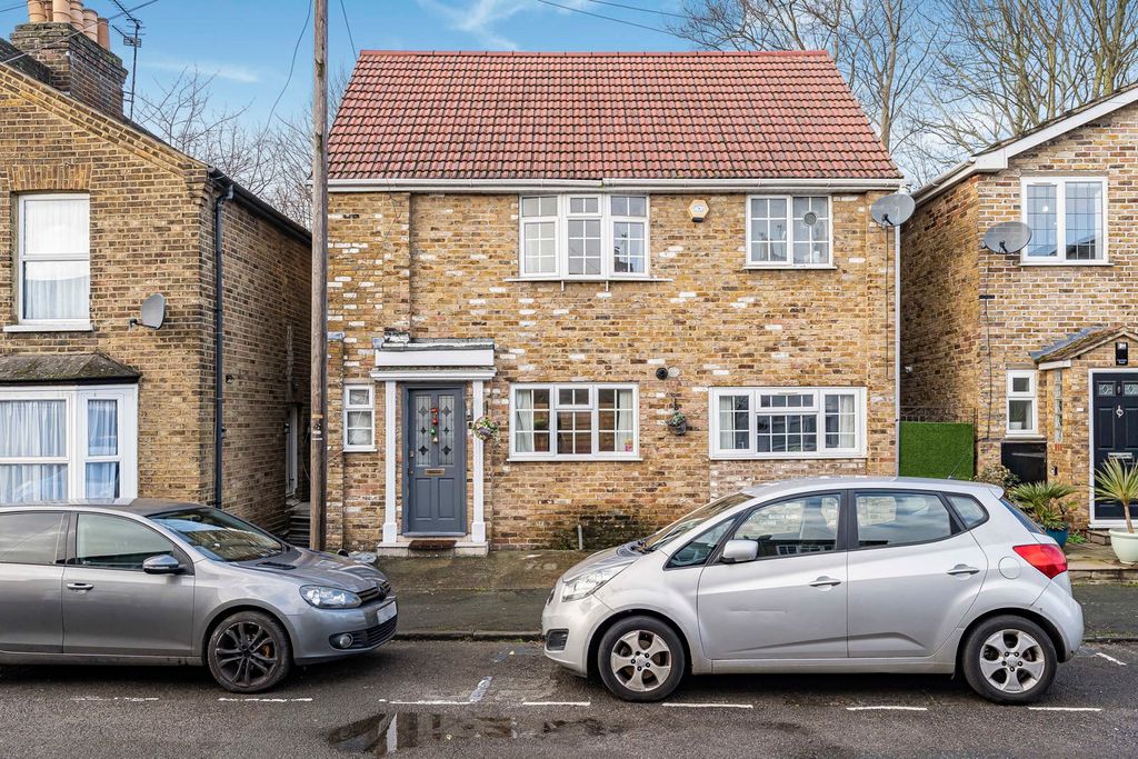 Property photo 1 of 21 Exterior