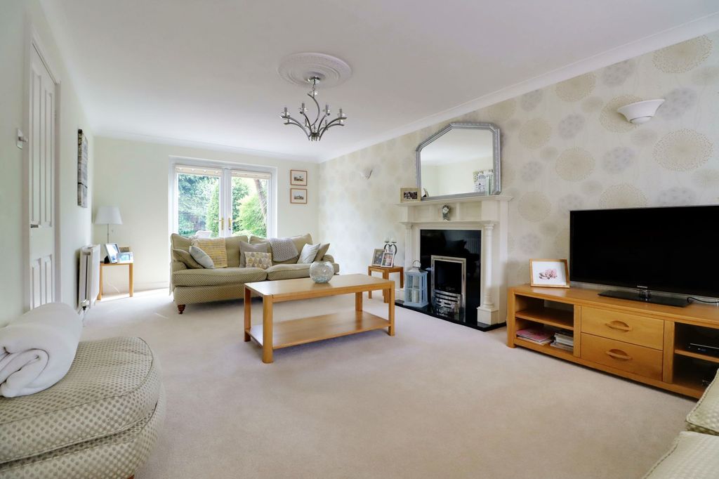 Property photo 3 of 31