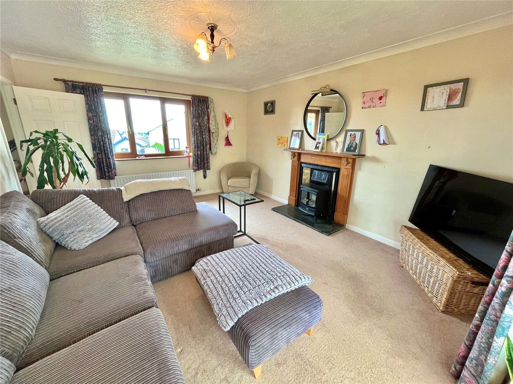 Property photo 3 of 15 Picture No. 12