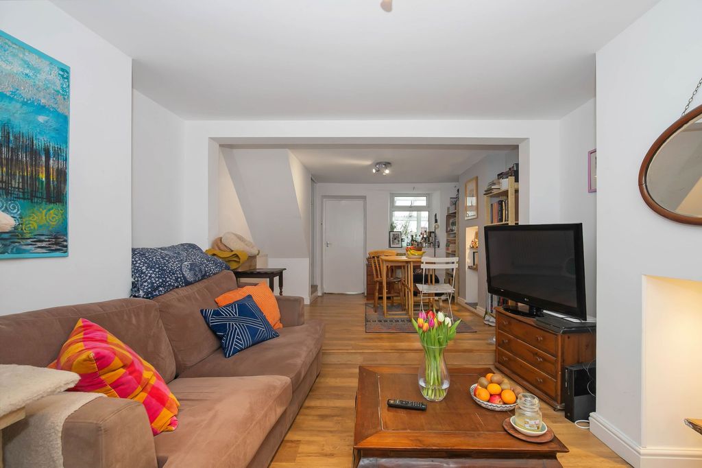 Property photo 3 of 24