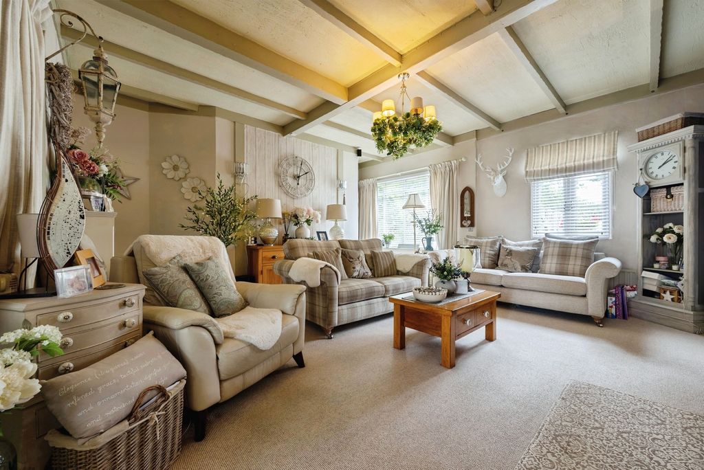 Property photo 3 of 34 Pbox-Img.Jpg