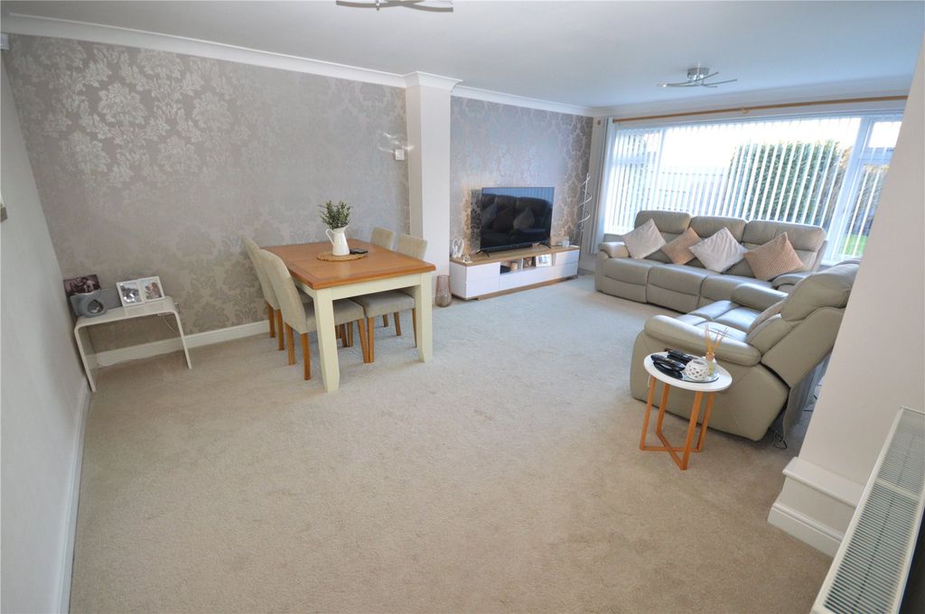 Property photo 2 of 20 Picture No. 04