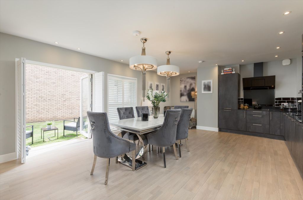 Property photo 2 of 14 Image