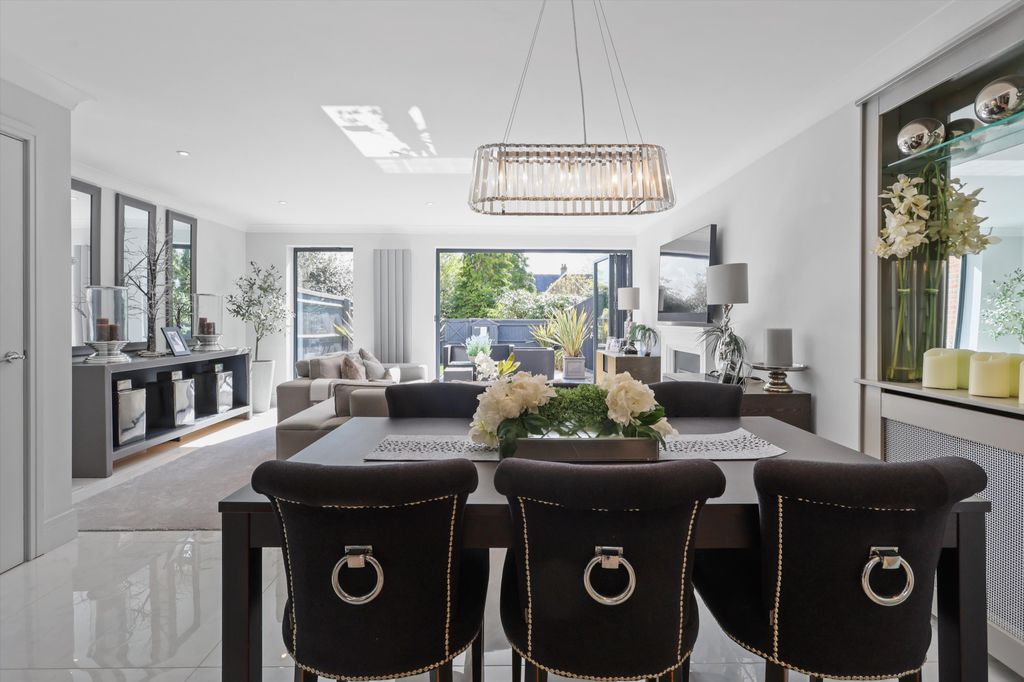 Property photo 1 of 13 Image