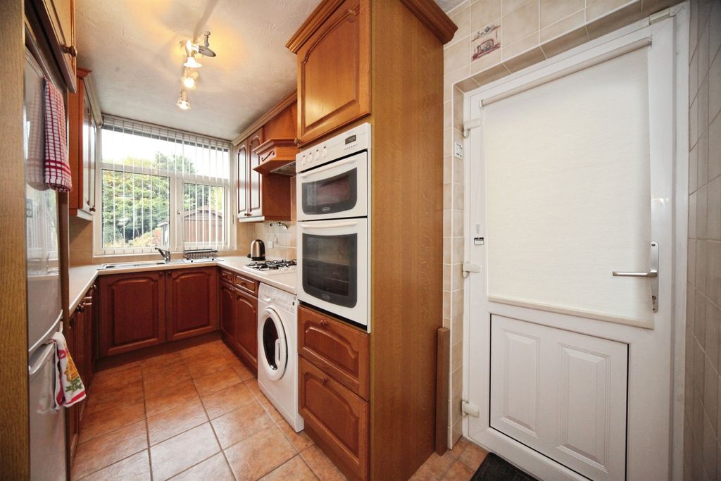 Property photo 3 of 16