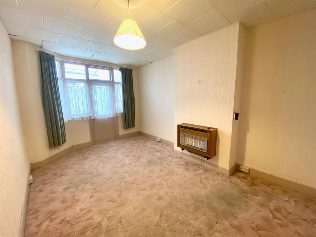 Property photo 3 of 12 6.Jpg