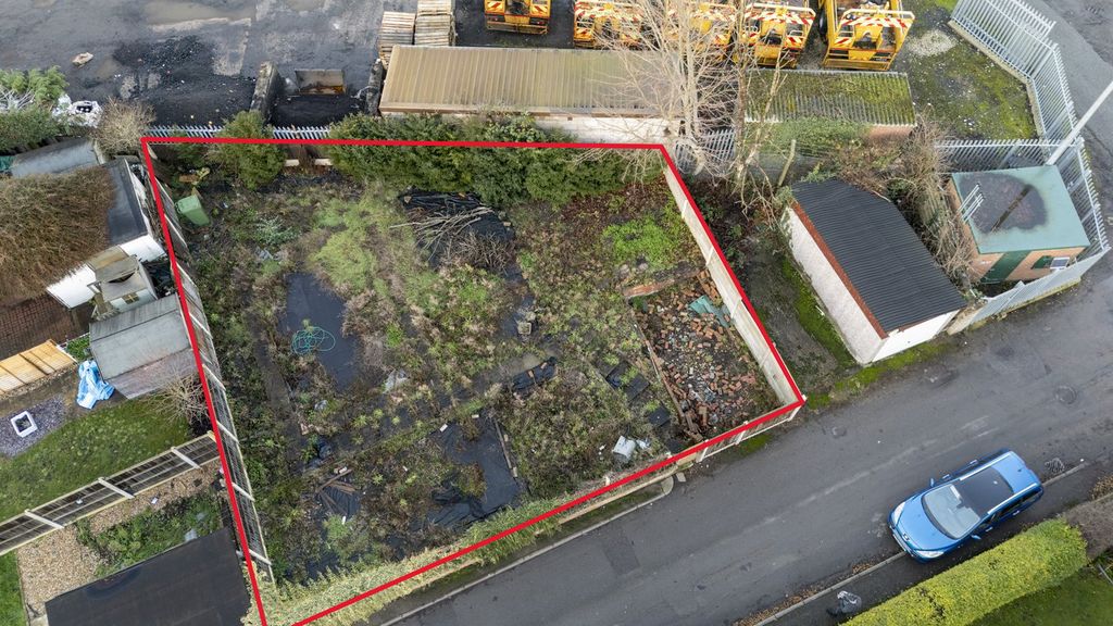 Property photo 1 of 2