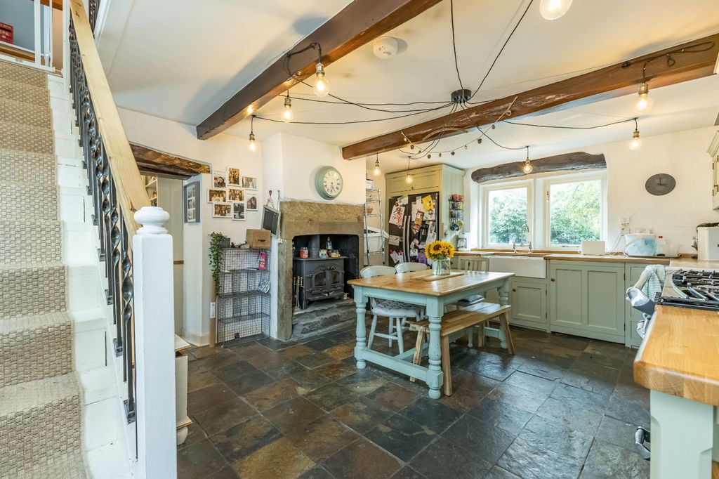 Property photo 3 of 35 Dining Kitchen